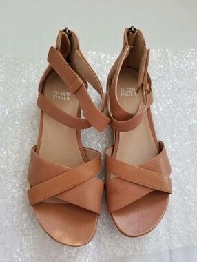 🌹Eileen Fisher Sally Wedge Sandals Crisscross Camel Leather Size 6, retail $195